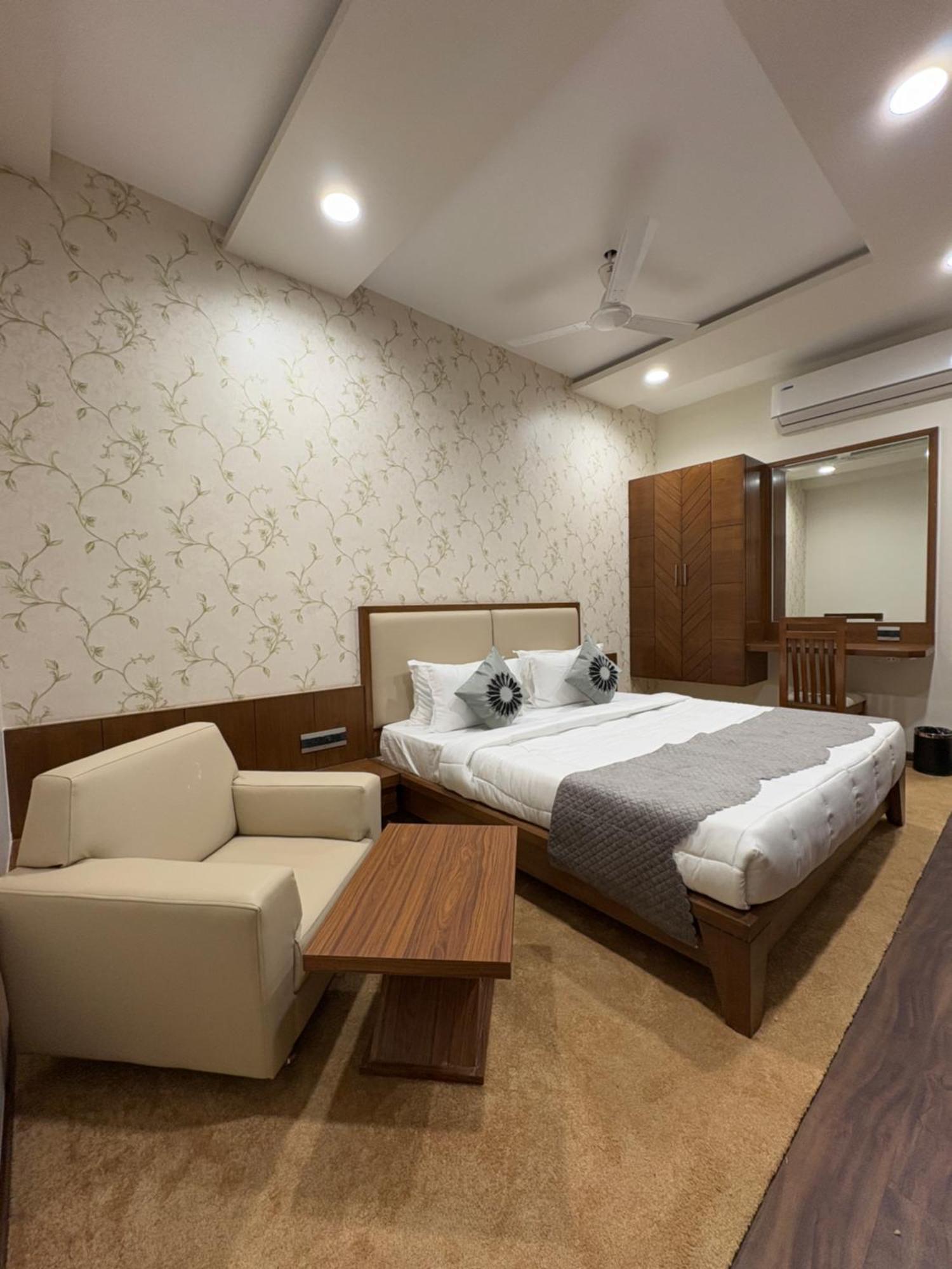 Pam Premium Hotel فَدودارا المظهر الخارجي الصورة